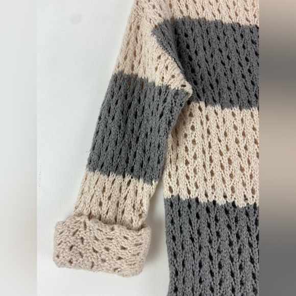 Glimmer By JJ Basics Gray Striped Open Knit Sweater Medium (sku490) - Picture 4 of 9